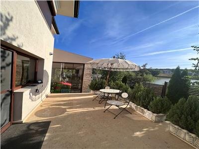 Corbeanca, vanzare vila la lac