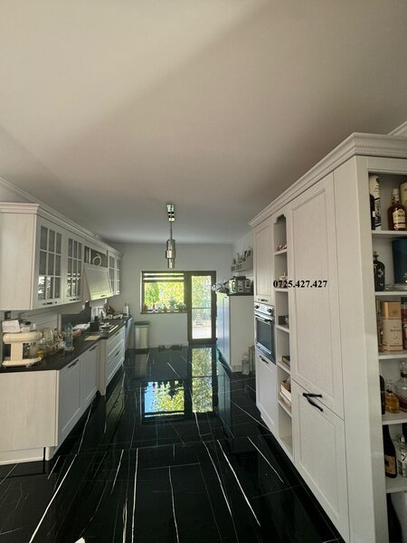 Corbeanca, vanzare vila la lac